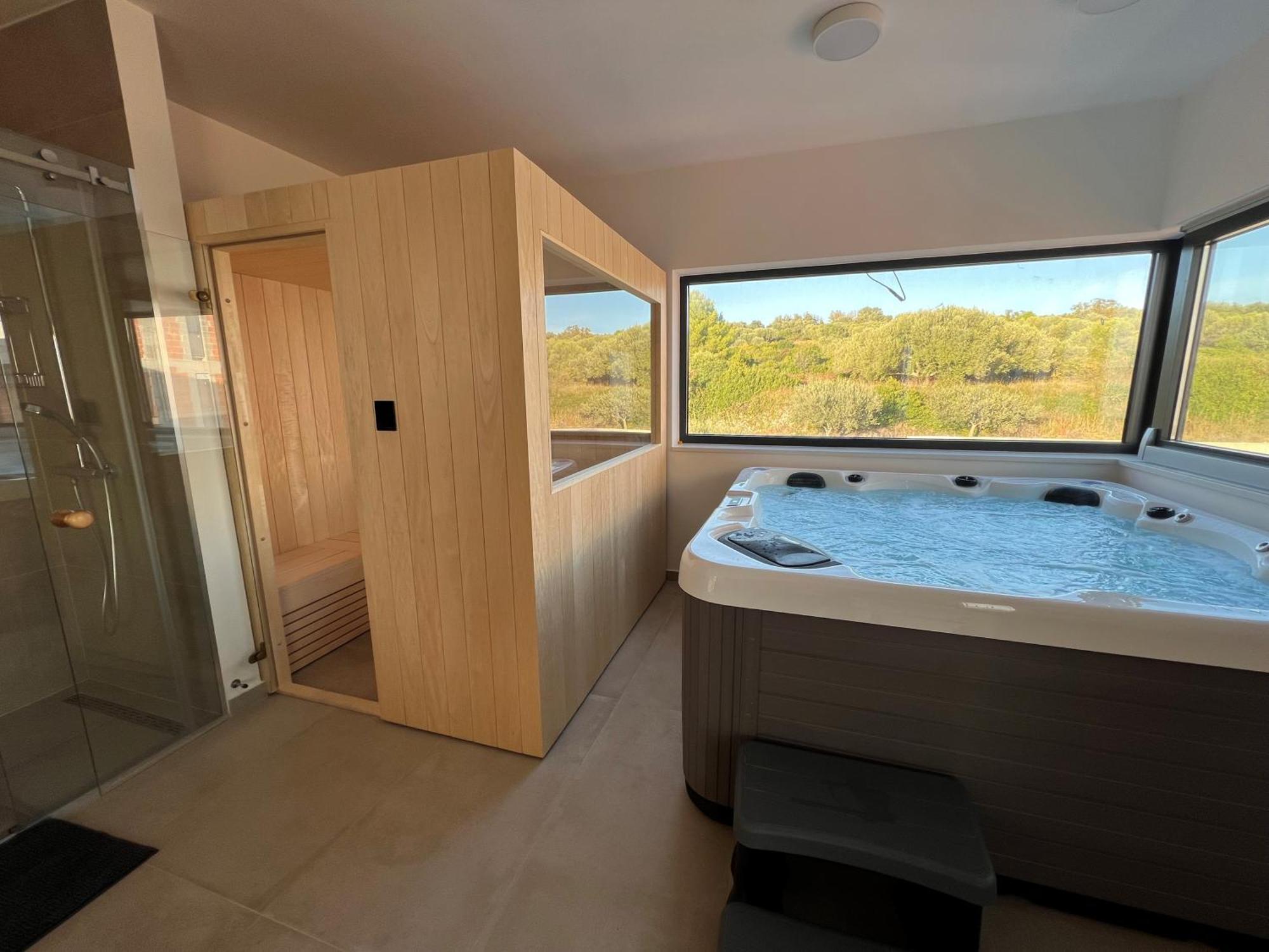 Villa Seaview Amy - Private Pool, Sauna & Jacuzzi
