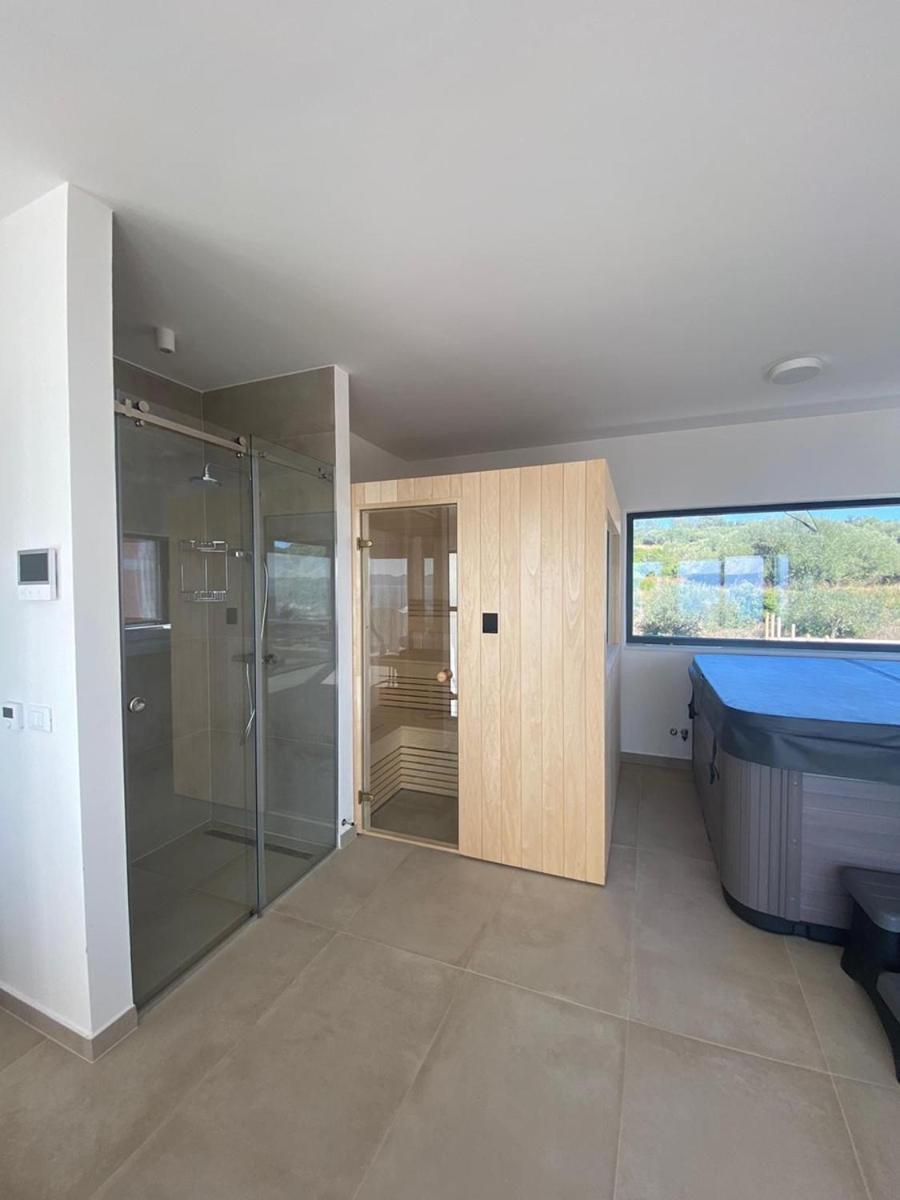 Villa Seaview Amy - Private Pool, Sauna & Jacuzzi